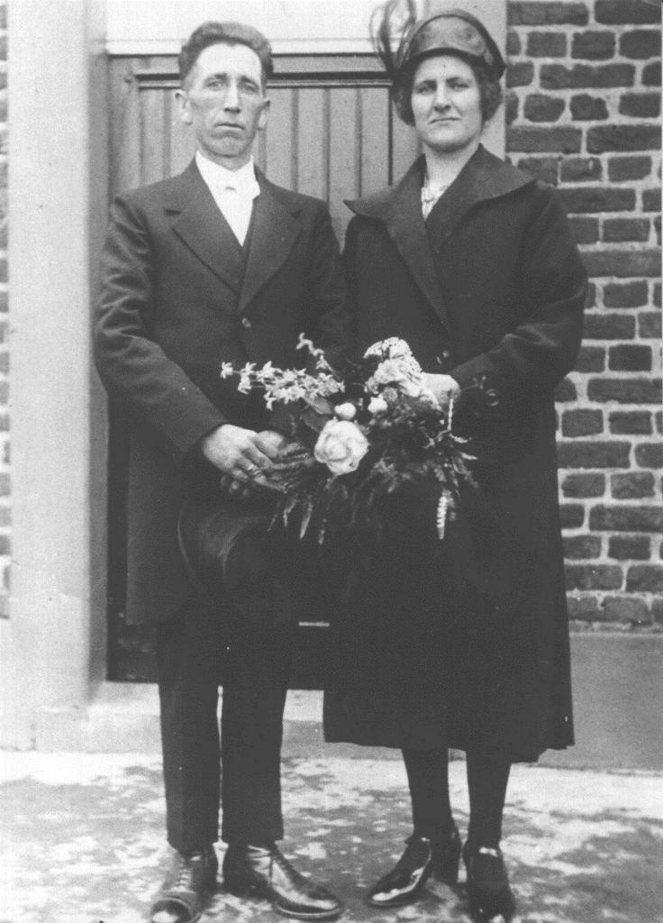 NHE - 00.177 huwelijksfoto Peter en Anna Martens 1930
