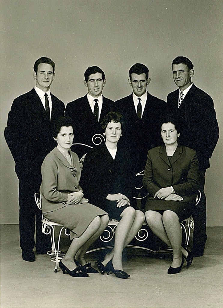 NHE - 00.414 broers en zussen Martens 1960